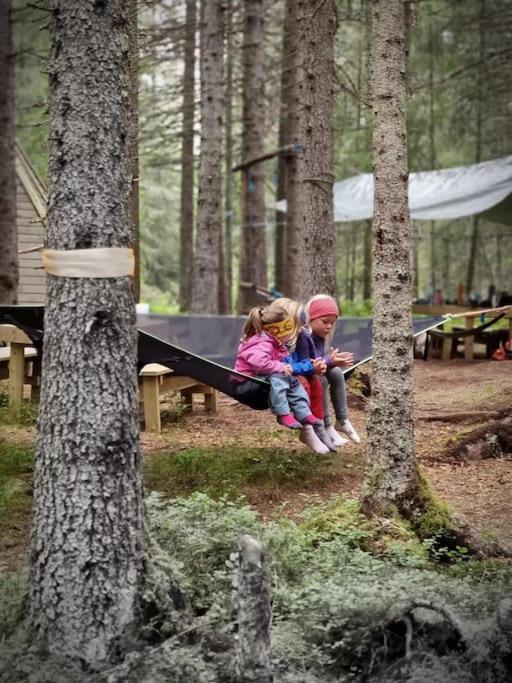 Treetop Ekne - Hytte I Skogen Med Hengebru Hotel Levanger Eksteriør billede