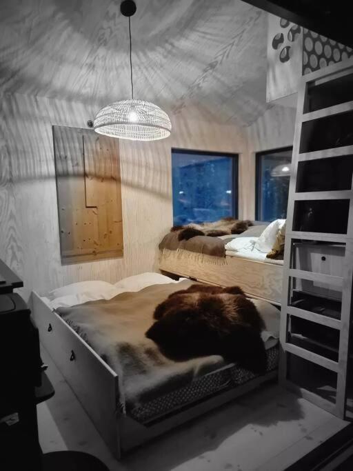 Treetop Ekne - Hytte I Skogen Med Hengebru Hotel Levanger Eksteriør billede
