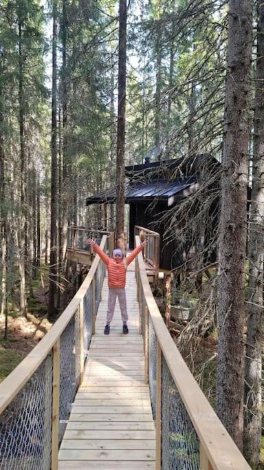 Treetop Ekne - Hytte I Skogen Med Hengebru Hotel Levanger Eksteriør billede